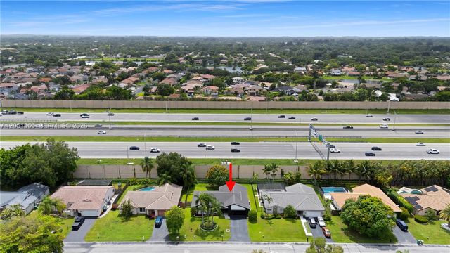 5741 W Waterford Drive, Davie, FL 33331