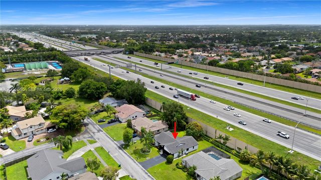 5741 W Waterford Drive, Davie, FL 33331