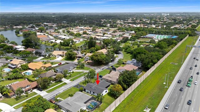 5741 W Waterford Drive, Davie, FL 33331