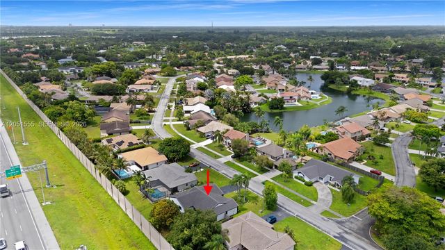 5741 W Waterford Drive, Davie, FL 33331