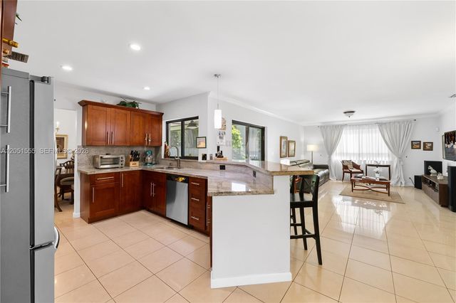 5741 W Waterford Drive, Davie, FL 33331