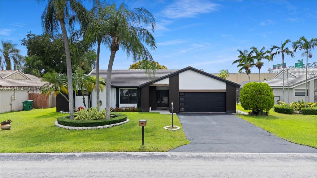 5741 W Waterford Drive, Davie, FL 33331