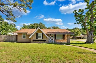 2203 Granada Drive, Irving, TX 75060
