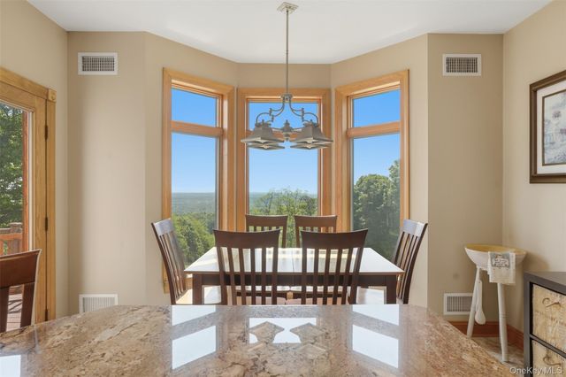 4 Rachel Court, Bloomingburg, NY 12721