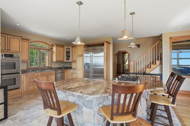 4 Rachel Court, Bloomingburg, NY 12721