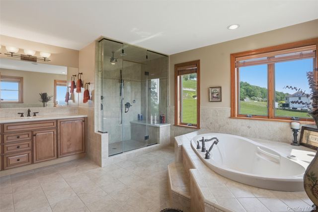 4 Rachel Court, Bloomingburg, NY 12721
