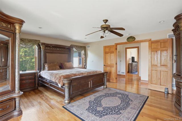 4 Rachel Court, Bloomingburg, NY 12721