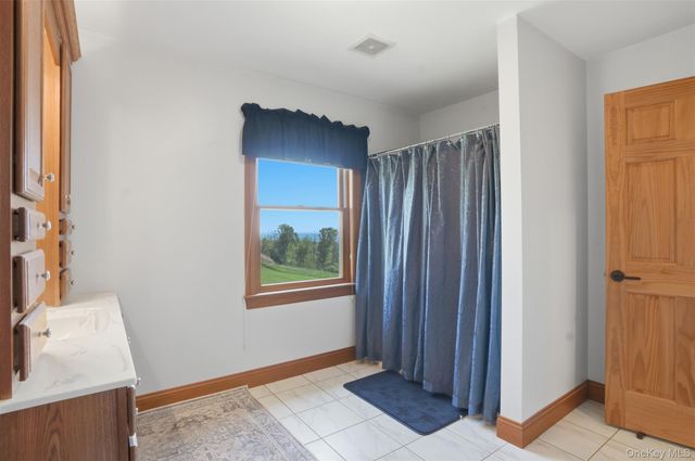 4 Rachel Court, Bloomingburg, NY 12721