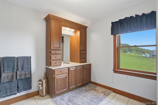 4 Rachel Court, Bloomingburg, NY 12721