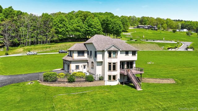 4 Rachel Court, Bloomingburg, NY 12721