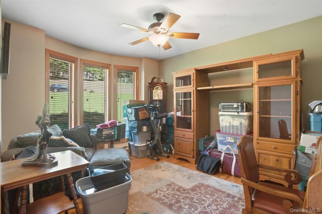 4 Rachel Court, Bloomingburg, NY 12721