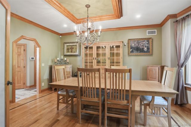 4 Rachel Court, Bloomingburg, NY 12721