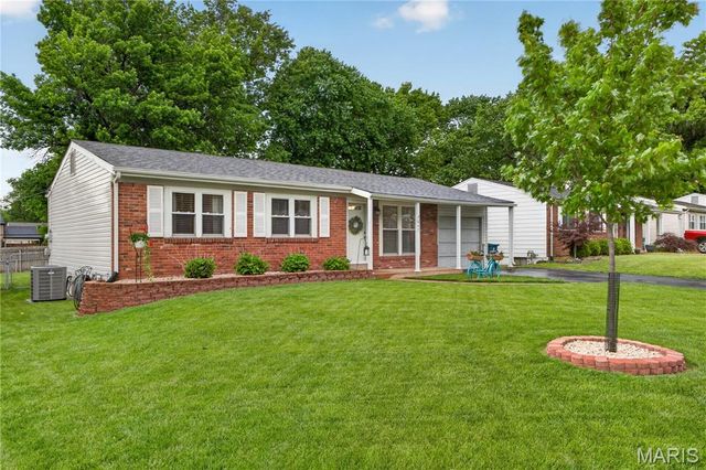 2847 Laurel View Lane, Maryland Heights, MO 63043