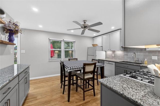 2847 Laurel View Lane, Maryland Heights, MO 63043