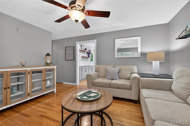 2847 Laurel View Lane, Maryland Heights, MO 63043