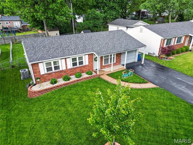 2847 Laurel View Lane, Maryland Heights, MO 63043