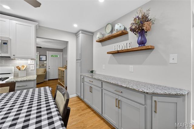 2847 Laurel View Lane, Maryland Heights, MO 63043