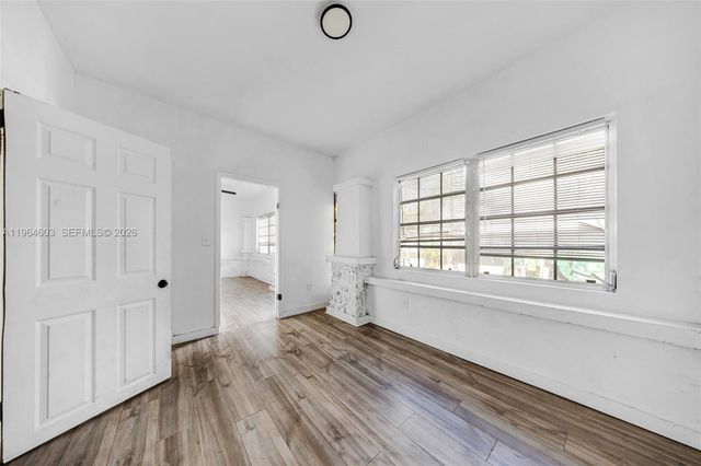 1342 NW 1st St, Miami, FL 33125