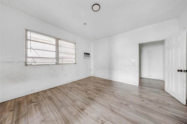 1342 NW 1st St, Miami, FL 33125