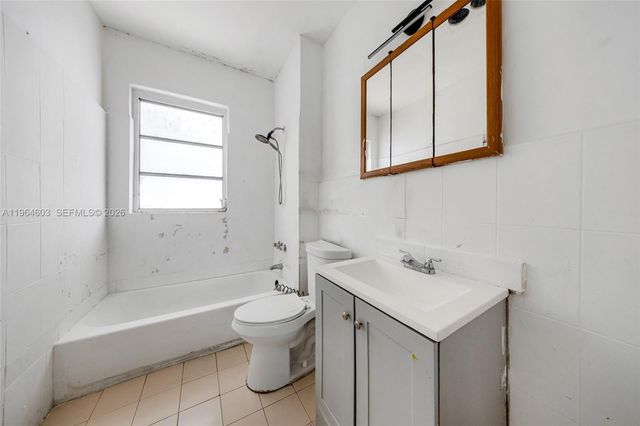 1342 NW 1st St, Miami, FL 33125