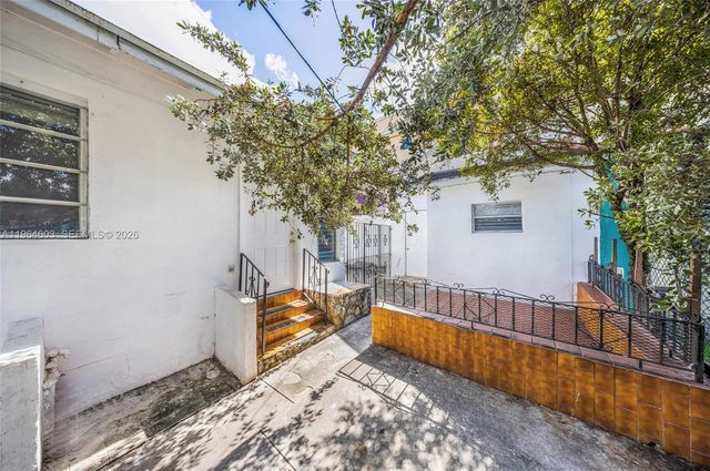 1342 NW 1st St, Miami, FL 33125