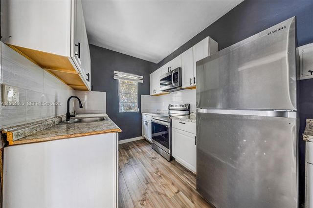 1342 NW 1st St, Miami, FL 33125