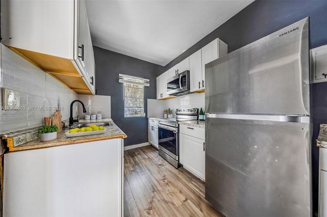 1342 NW 1st St, Miami, FL 33125