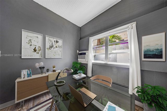 1342 NW 1st St, Miami, FL 33125