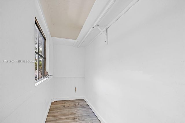 1342 NW 1st St, Miami, FL 33125