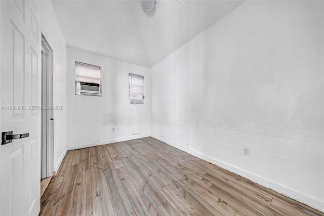 1342 NW 1st St, Miami, FL 33125