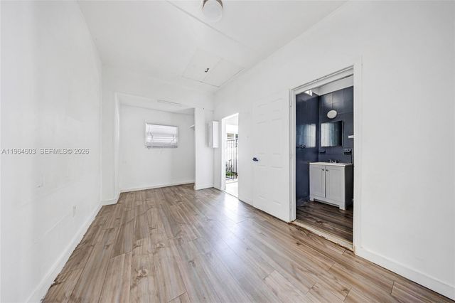 1342 NW 1st St, Miami, FL 33125