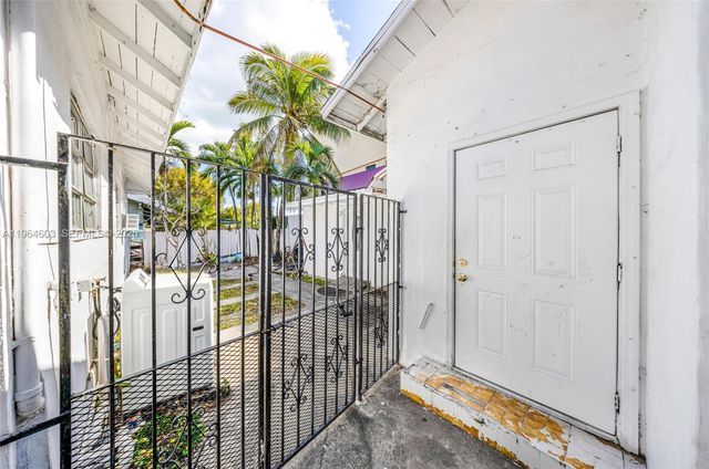 1342 NW 1st St, Miami, FL 33125