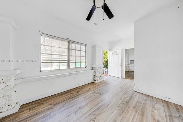 1342 NW 1st St, Miami, FL 33125