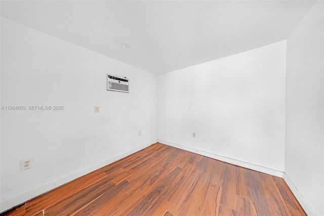 1342 NW 1st St, Miami, FL 33125