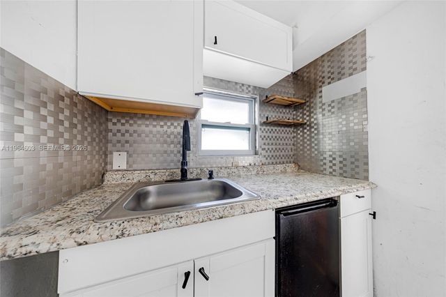 1342 NW 1st St, Miami, FL 33125