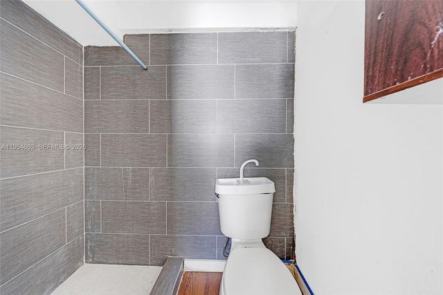 1342 NW 1st St, Miami, FL 33125