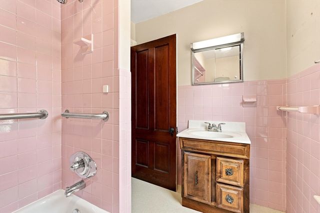 11 Newton Street, Montague, MA 01349