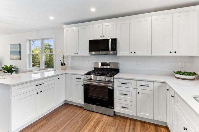 44 Dean St. 204, Taunton, MA 02780
