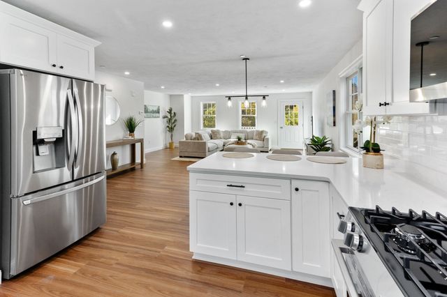 44 Dean St. 204, Taunton, MA 02780