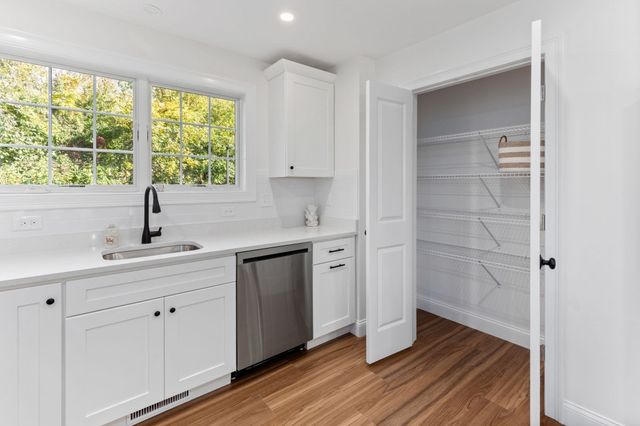44 Dean St. 204, Taunton, MA 02780