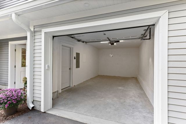 44 Dean St. 204, Taunton, MA 02780