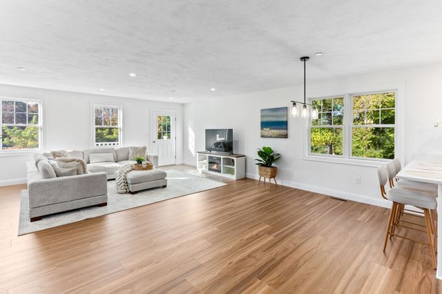 44 Dean St. 204, Taunton, MA 02780