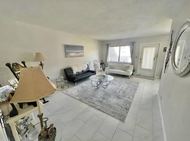 1920 NE 51ST Court NE 101, Fort Lauderdale, FL 33308