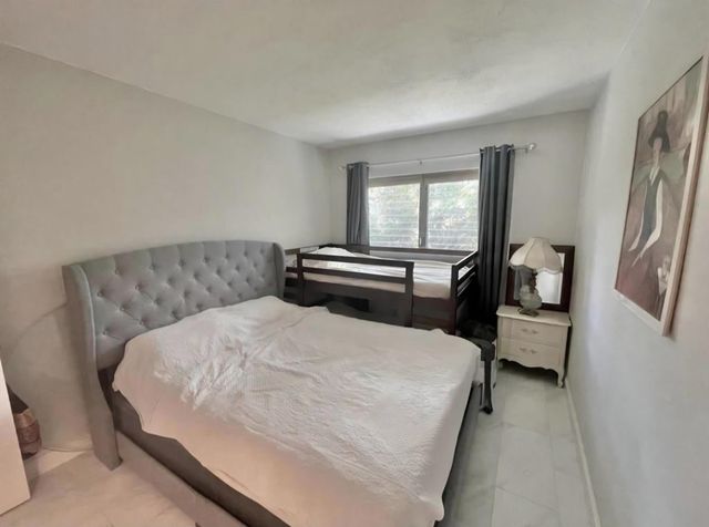 1920 NE 51ST Court NE 101, Fort Lauderdale, FL 33308