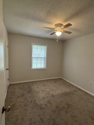 206 Longleaf Road, Summerville, SC 29486