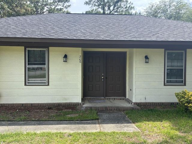 206 Longleaf Road, Summerville, SC 29486