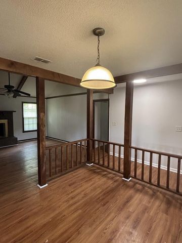 206 Longleaf Road, Summerville, SC 29486