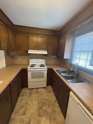 206 Longleaf Road, Summerville, SC 29486