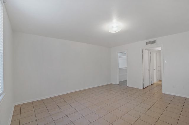 2727 Briarhurst Drive 2, Houston, TX 77057