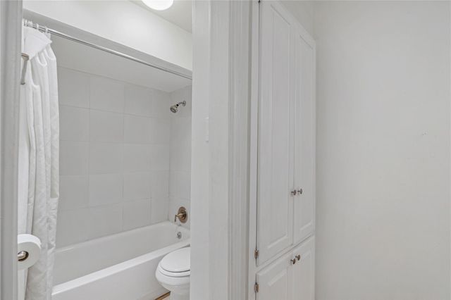 2727 Briarhurst Drive 2, Houston, TX 77057